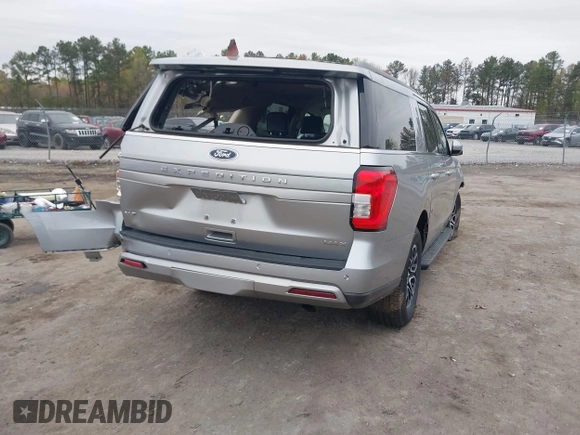 2024 Ford Expedition Max XLT z VIN 1FMJK1J84REA24967, wystawiony jako IAAI lot #41934342 z przebiegiem 39 188 mil mil oraz . Historia ofert i sprzedaży dostępna na DreamBid. Obrazek 4.