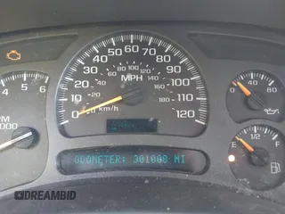 2003 Chevrolet Avalanche with VIN 3GNEK13TX3G311583, listed as a IAAI auction lot 42032187 with 301,008 mi miles. Bid and sale history available at carsss.com. Image 7.