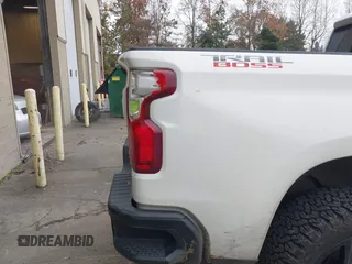 2020 Chevrolet Silverado 1500 LT Trail Boss with VIN 3GCPYFED3LG164882, listed as a IAAI auction lot 41330410 with 43,907 mi miles. Bid and sale history available at carsss.com. Image 21.