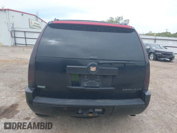 2010 Cadillac Escalade z VIN 1GYUCAEF1AR264105, wystawiony jako IAAI lot #41882488 z przebiegiem 190 113 mil mil oraz . Historia ofert i sprzedaży dostępna na DreamBid. Obrazek 17.