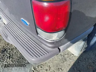 1997 Ford Explorer XLT с VIN 1FMDU35P4VUA75731, выставлен на аукционе IAAI как лот 41718234 с пробегом 194 358 миль миль и . История ставок и продаж доступна на DreamBid. Изображение 6.