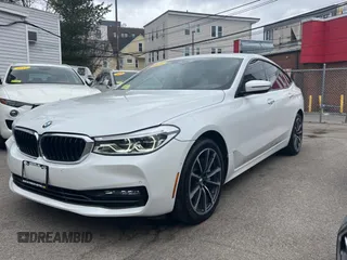 2018 BMW 6 Series 640i xDrive with VIN WBAJV6C52JBK07251, listed as a Copart auction lot 44818483 with 35,100 mi miles and . Bid and sale history available at carsss.com. Image 2.