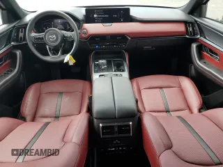 2025 Mazda CX-70 Premium Plus z VIN JM3KJEHA1S1100600, wystawiony jako Copart lot #71751234 z przebiegiem 2836 mil mil oraz Szkody całkowita. Historia ofert i sprzedaży dostępna na DreamBid. Obrazek 8.