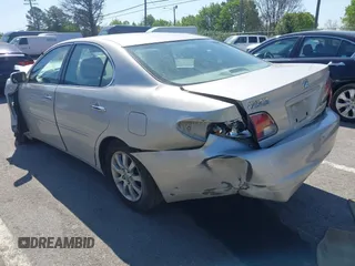 2003 Lexus ES 300 with VIN JTHBF30G530134530, listed as a IAAI auction lot 41875938 with 233,424 mi miles. Bid and sale history available at carsss.com. Image 3.