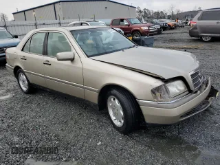 1997 Mercedes-Benz C 230/260/280/320 z VIN WDBHA28E3VF565566, wystawiony jako Copart lot #42641935 z przebiegiem 163 628 mil mil oraz Szkoda całkowita • Salvage title. Historia ofert i sprzedaży dostępna na DreamBid. Obrazek 4.