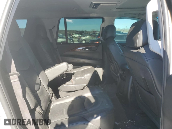 2016 Cadillac Escalade Luxury Collection z VIN 1GYS4BKJ9GR247290, wystawiony jako Copart lot #88736035 z przebiegiem 134 505 mil mil oraz Szkody całkowita. Historia ofert i sprzedaży dostępna na DreamBid. Obrazek 11.