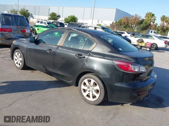 2012 Mazda 3 i Sport z VIN JM1BL1UG4C1527566, wystawiony jako IAAI lot #42394588 z przebiegiem 222 986 mil mil oraz . Historia ofert i sprzedaży dostępna na DreamBid. Obrazek 3.