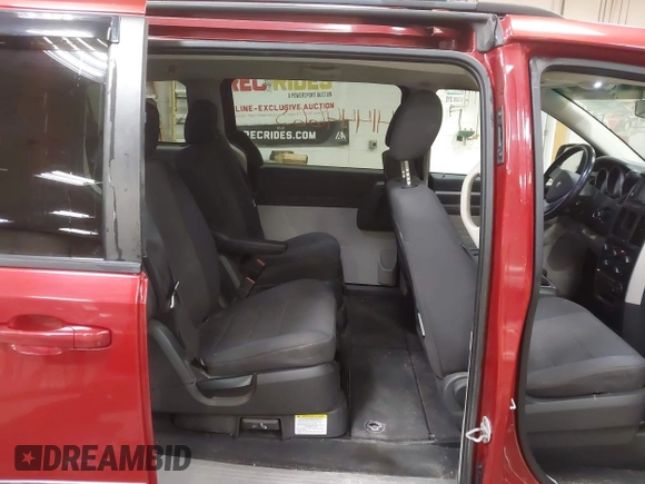 2008 Dodge Grand Caravan SXT with VIN 2D8HN54P18R120109, listed as a IAAI auction lot 41444663 with 165,610 mi miles and . Bid and sale history available at DreamBid. Image 8.