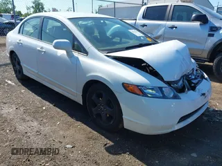 2008 Honda Civic LX z VIN 2HGFA16588H338674, wystawiony jako IAAI lot #42332117 z przebiegiem 253 037 mil mil oraz . Historia ofert i sprzedaży dostępna na DreamBid. Obrazek 1.