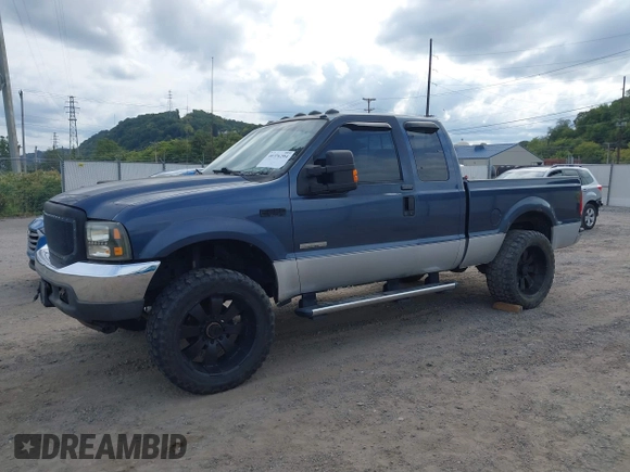 2004 Ford Super Duty F-250 XL with VIN 1FTNX21P04EA03269, listed as a IAAI auction lot 40376204 with 174,588 mi miles. Bid and sale history available at carsss.com. Image 2.