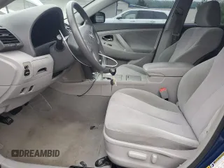 2010 Toyota Camry z VIN 4T1BF3EK0AU549366, wystawiony jako Copart lot #56641385 z przebiegiem 250 625 mil mil oraz Szkoda całkowita • Salvage title. Historia ofert i sprzedaży dostępna na DreamBid. Obrazek 7.