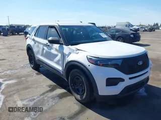 2020 Ford Police Interceptor Utility z VIN 1FM5K8AB1LGA84299, wystawiony jako IAAI lot #42228548 z przebiegiem 41 935 mil mil oraz . Historia ofert i sprzedaży dostępna na DreamBid. Obrazek 1.
