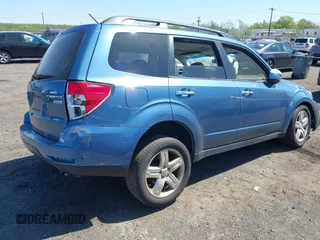 2010 Subaru Forester 2.5X Limited with VIN JF2SH6DC0AH906050, listed as a IAAI auction lot 42107124 with 191,302 mi miles. Bid and sale history available at carsss.com. Image 4.