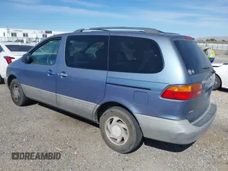 2000 Toyota Sienna LE with VIN 4T3ZF13C3YU220127, listed as a IAAI auction lot 41885903 with 168,765 mi miles. Bid and sale history available at carsss.com. Image 3.
