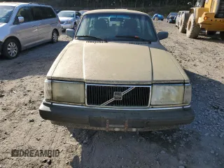 1990 Volvo 240 z VIN YV1AA8859L1850752, wystawiony jako Copart lot #75105154 z przebiegiem 200 907 mil mil oraz Tytuł czysty. Historia ofert i sprzedaży dostępna na DreamBid. Obrazek 5.