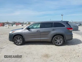 2018 Toyota Highlander SE with VIN 5TDJZRFH8JS530792, listed as a IAAI auction lot 42054634 with 272,748 mi miles and . Bid and sale history available at DreamBid. Image 14.