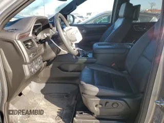 2024 Chevrolet Suburban LT z VIN 1GNSKCKD9RR185377, wystawiony jako Copart lot #42807955 z przebiegiem 14 651 mil mil oraz Szkoda całkowita • Salvage title. Historia ofert i sprzedaży dostępna na DreamBid. Obrazek 7.