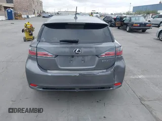 2013 Lexus CT 200h z VIN JTHKD5BH5D2172224, wystawiony jako IAAI lot #41910672 z przebiegiem 160 411 mil mil oraz . Historia ofert i sprzedaży dostępna na DreamBid. Obrazek 16.