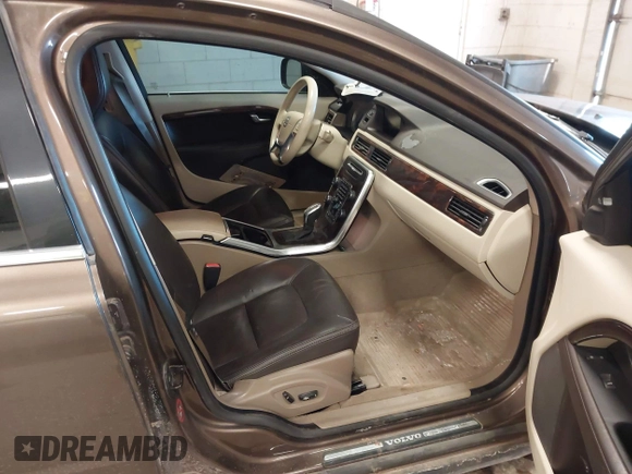 2013 Volvo XC70 T6 with VIN YV4902BZ3D1160451, listed as a IAAI auction lot 41607113 with 212,568 mi miles and . Bid and sale history available at DreamBid. Image 5.