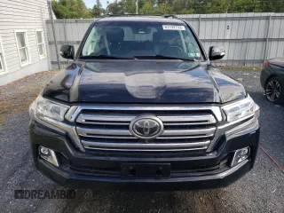 2016 Toyota Land Cruiser z VIN JTMCY7AJ0G4047120, wystawiony jako Copart lot #67792753 z przebiegiem 65 872 mil mil oraz . Historia ofert i sprzedaży dostępna na DreamBid. Obrazek 5.