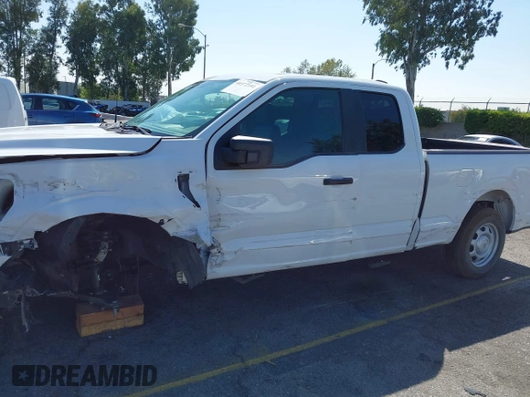 2022 Ford F-150 XL z VIN 1FTEX1CP3NKF26053, wystawiony jako IAAI lot #40372191 z przebiegiem Nie podano mil oraz . Historia ofert i sprzedaży dostępna na DreamBid. Obrazek 6.