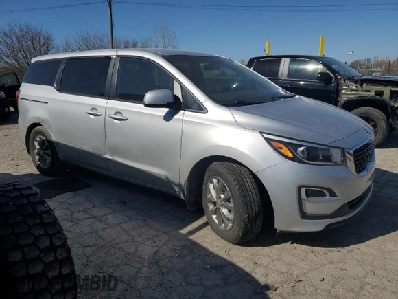 2021 Kia Sedona LX with VIN KNDMB5C19M6669111, listed as a Copart auction lot 53161135 with 132,492 mi miles and Salvage Title. Bid and sale history available at carsss.com. Image 4.