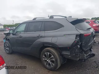 2023 Toyota Highlander Hybrid XLE z VIN 5TDKBRCH6PS564803, wystawiony jako IAAI lot #42198315 z przebiegiem 44 592 mil mil oraz . Historia ofert i sprzedaży dostępna na DreamBid. Obrazek 14.