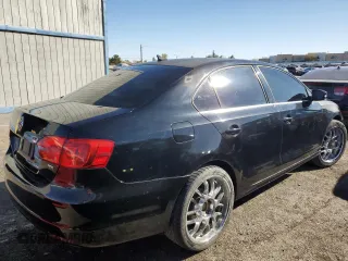 2014 Volkswagen Jetta Sedan SE w/Connectivity with VIN 3VWD07AJ3EM354078, listed as a Copart auction lot 44766995 with 137,117 mi miles and Clean Title. Bid and sale history available at carsss.com. Image 3.