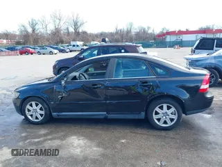 2006 Volvo S40 2.4L with VIN YV1MS382862160847, listed as a IAAI auction lot 41755812 with 163,594 mi miles. Bid and sale history available at carsss.com. Image 14.