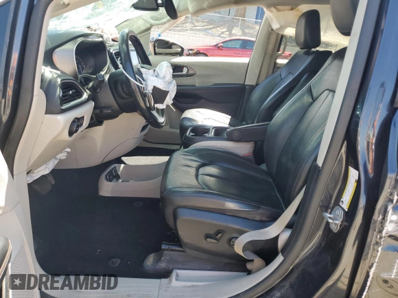 2020 Chrysler Pacifica Touring L with VIN 2C4RC1BG2LR209328, listed as a Copart auction lot 55634475 with 156,604 mi miles and Salvage title. Bid and sale history available at DreamBid. Image 7.