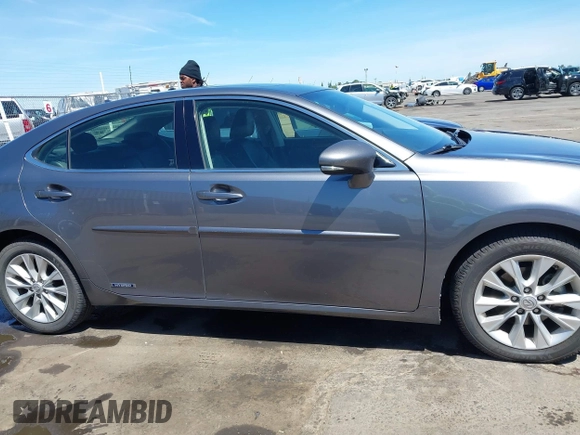 2013 Lexus ES 300h with VIN JTHBW1GG6D2033481, listed as a IAAI auction lot 42262327 with 162,138 mi miles and . Bid and sale history available at DreamBid. Image 13.