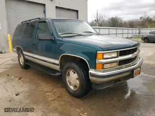 1997 Chevrolet Tahoe with VIN 1GNEK13R2VJ318355, listed as a Copart auction lot 89341095 with 303,882 mi miles and Salvage Title. Bid and sale history available at carsss.com. Image 4.