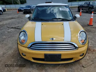 2008 MINI Hardtop z VIN WMWMF33568TU66807, wystawiony jako Copart lot #58900645 z przebiegiem 118 623 mil mil oraz Czysty tytuł • Clean title. Historia ofert i sprzedaży dostępna na DreamBid. Obrazek 5.