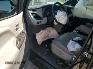 2017 Toyota Sienna XLE Auto Access Seat with VIN 5TDYZ3DC3HS782169, listed as a Copart auction lot 57553375 with 133,679 mi miles and Salvage title. Bid and sale history available at DreamBid. Image 8.
