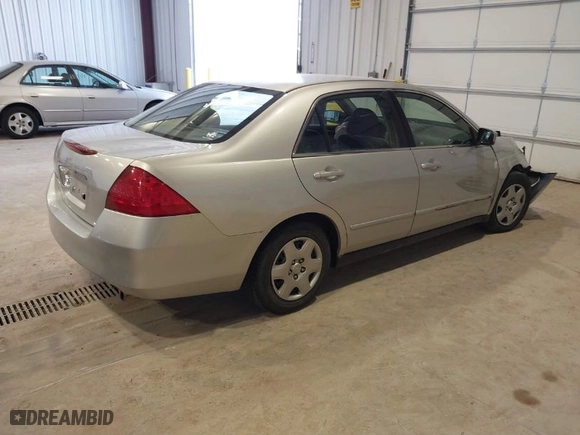 2006 Honda Accord Sdn LX with VIN JHMCM56456C005032, listed as a IAAI auction lot 41702757 with 175312 miles. Bid and sale history available at carsss.com. Image 4.