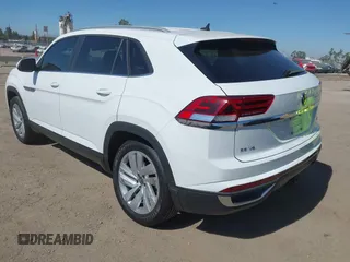 2021 Volkswagen Atlas SE with VIN 1V2HE2CA2MC209716, listed as a IAAI auction lot 42710825 with 29,484 mi miles and . Bid and sale history available at DreamBid. Image 3.
