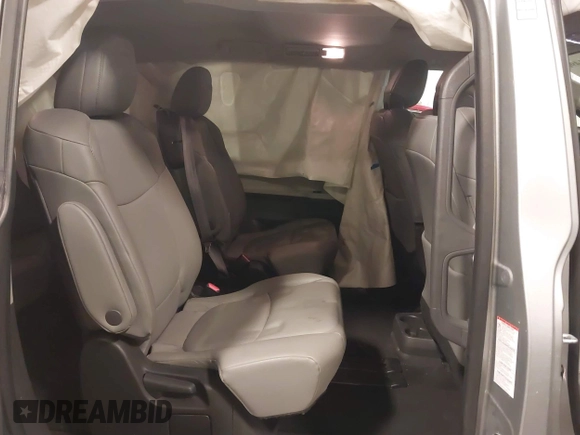 2022 Toyota Sienna XLE with VIN 5TDYRKEC6NS126603, listed as a IAAI auction lot 41561490 with 69,069 mi miles. Bid and sale history available at carsss.com. Image 8.