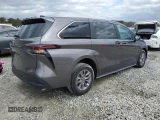 2024 Toyota Sienna LE with VIN 5TDKRKEC5RS208155, listed as a Copart auction lot 47843205 with 24,393 mi miles and Clean Title. Bid and sale history available at carsss.com. Image 3.
