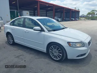 2010 Volvo S40 z VIN YV1382MS1A2502044, wystawiony jako IAAI lot #42189521 z przebiegiem 237 777 mil mil oraz . Historia ofert i sprzedaży dostępna na DreamBid. Obrazek 1.