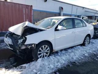 2010 Volkswagen Jetta Sedan Limited with VIN 3VWAX7AJ3AM074895, listed as a Copart auction lot 43056055 with 137,524 mi miles and Salvage Title. Bid and sale history available at carsss.com. Image 1.