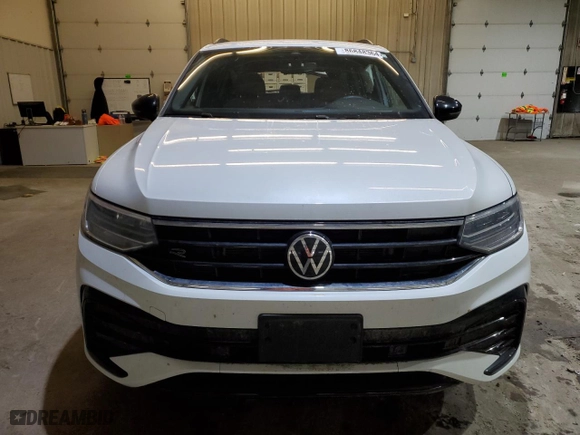 2023 Volkswagen Tiguan SE R-Line Black with VIN 3VV8B7AX9PM044170, listed as a Copart auction lot 86848364 with 58,246 mi miles and Salvage Title. Bid and sale history available at carsss.com. Image 5.