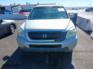 2005 Honda Pilot EX-L with VIN 5FNYF18515B035792, listed as a IAAI auction lot 40655049 with 293,775 mi miles. Bid and sale history available at carsss.com. Image 6.