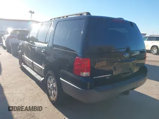 2006 Ford Expedition Special Service with VIN 1FMPU15566LA84616, listed as a IAAI auction lot 41303202 with 372,508 mi miles. Bid and sale history available at carsss.com. Image 3.