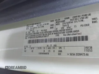 2024 Ford Transit Passenger XL z VIN 1FBAX2CG2RKA75017, wystawiony jako IAAI lot #42463080 z przebiegiem 20 185 mil mil oraz . Historia ofert i sprzedaży dostępna na DreamBid. Obrazek 9.