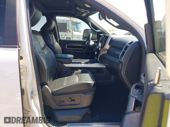 2019 Ram 2500 Laramie with VIN 3C6UR5FJ0KG684641, listed as a IAAI auction lot 41847895 with 127,668 mi miles. Bid and sale history available at carsss.com. Image 5.