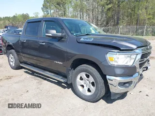 2019 Ram 1500 Big Horn z VIN 1C6RRFFG9KN712170, wystawiony jako IAAI lot #41933095 z przebiegiem 65 558 mil mil oraz . Historia ofert i sprzedaży dostępna na DreamBid. Obrazek 1.