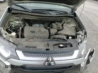 2020 Mitsubishi Outlander ES z VIN JA4AD2A36LZ039473, wystawiony jako Copart lot #81096625 z przebiegiem 104 891 mil mil oraz Szkoda całkowita • Salvage title. Historia ofert i sprzedaży dostępna na DreamBid. Obrazek 14.