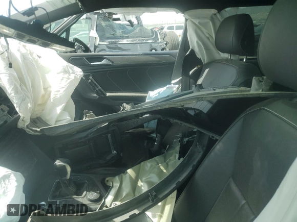 2022 Volkswagen Tiguan SE R-Line Black with VIN 3VV8B7AX5NM072366, listed as a Copart auction lot 60325565 with Not provided miles and Salvage title. Bid and sale history available at DreamBid. Image 7.