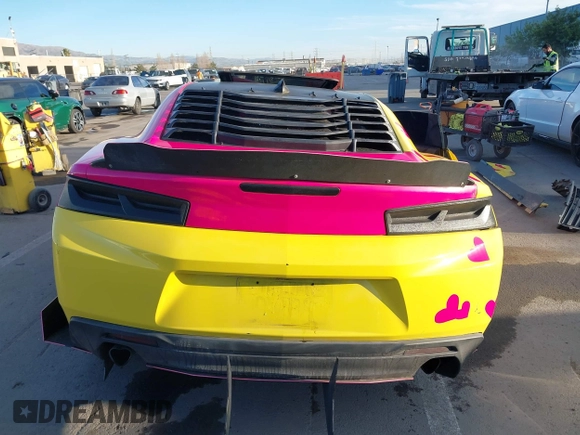 2018 Chevrolet Camaro 1LT z VIN 1G1FB1RS9J0124311, wystawiony jako IAAI lot #41399583 z przebiegiem Nie podano mil oraz . Historia ofert i sprzedaży dostępna na DreamBid. Obrazek 16.