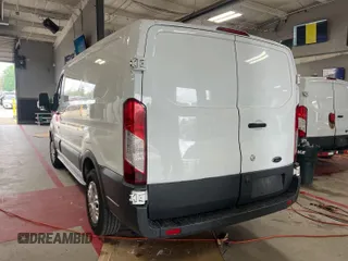 2017 Ford Transit z VIN 1FTYE1ZM1HKA12366, wystawiony jako IAAI lot #42501054 z przebiegiem 199 105 mil mil oraz . Historia ofert i sprzedaży dostępna na DreamBid. Obrazek 10.